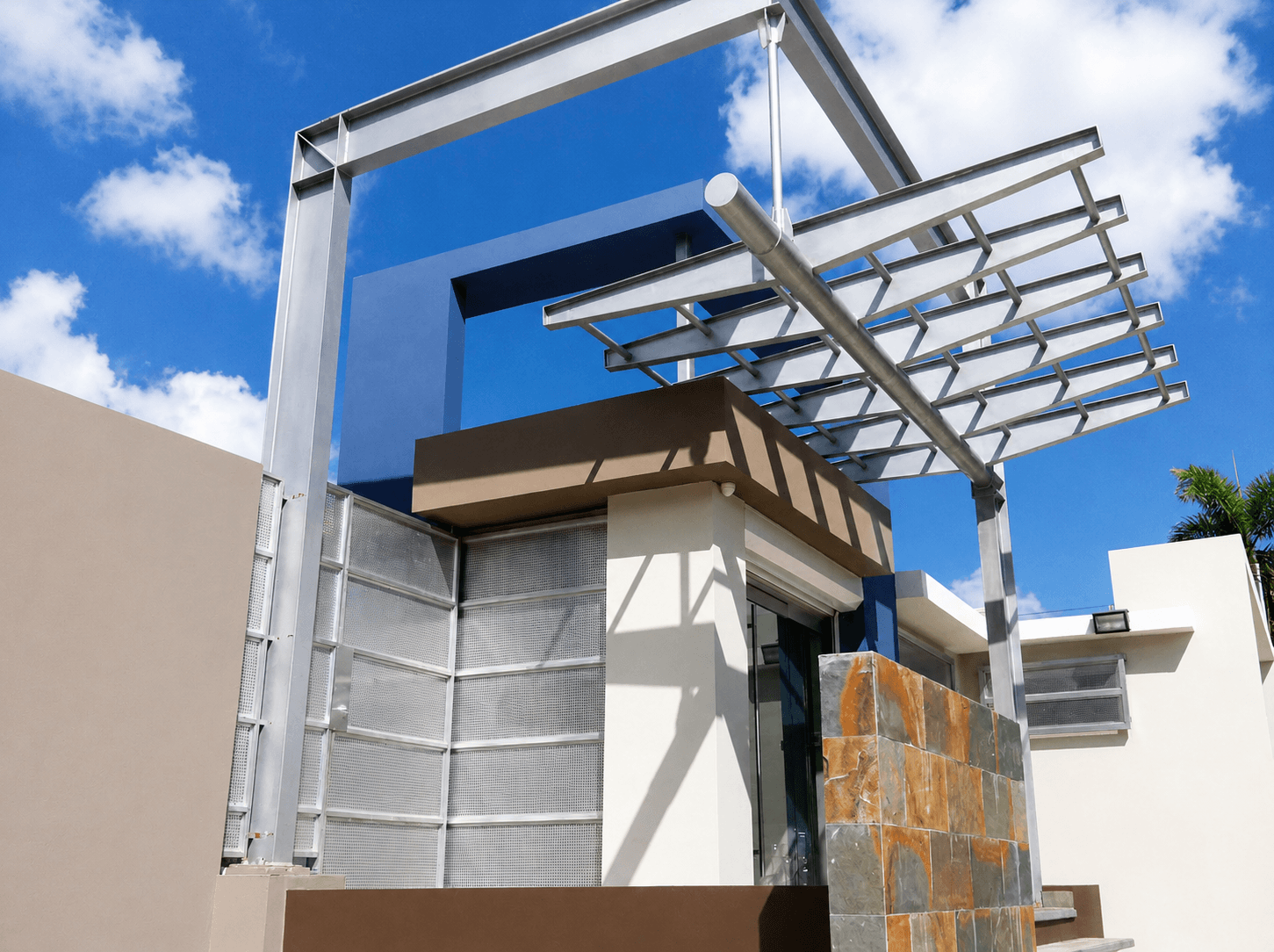 Benitez Metal product installation