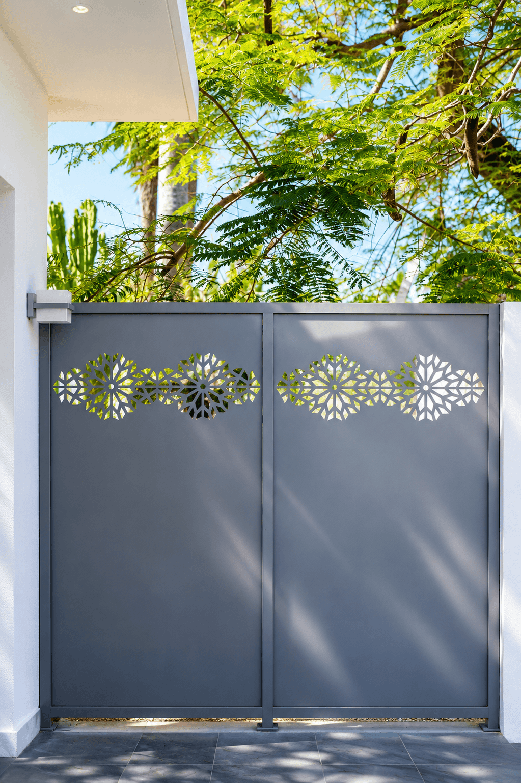 Mandala pattern decorative gate